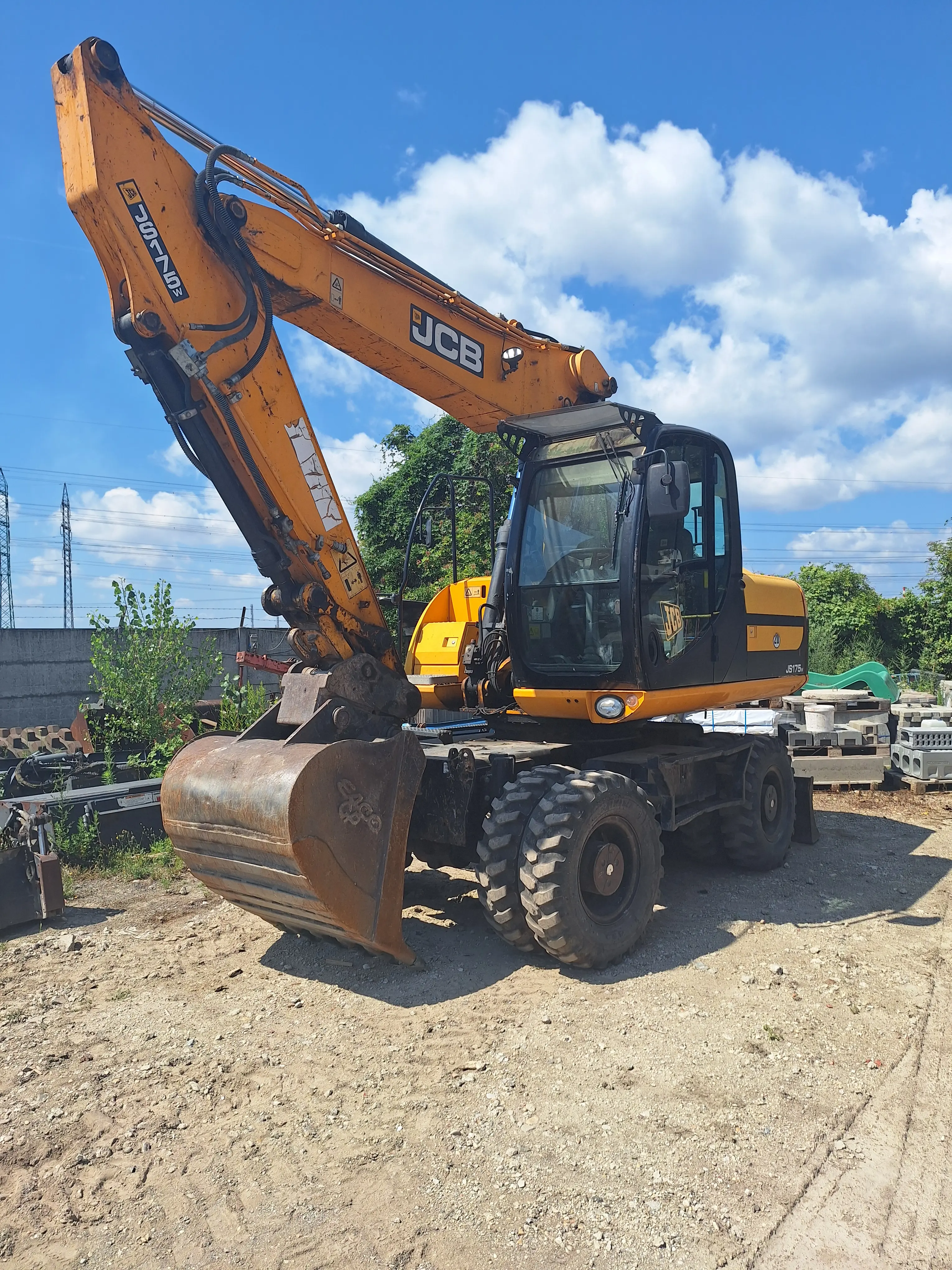 Prevádzka ROYAL STROJE - exteriér